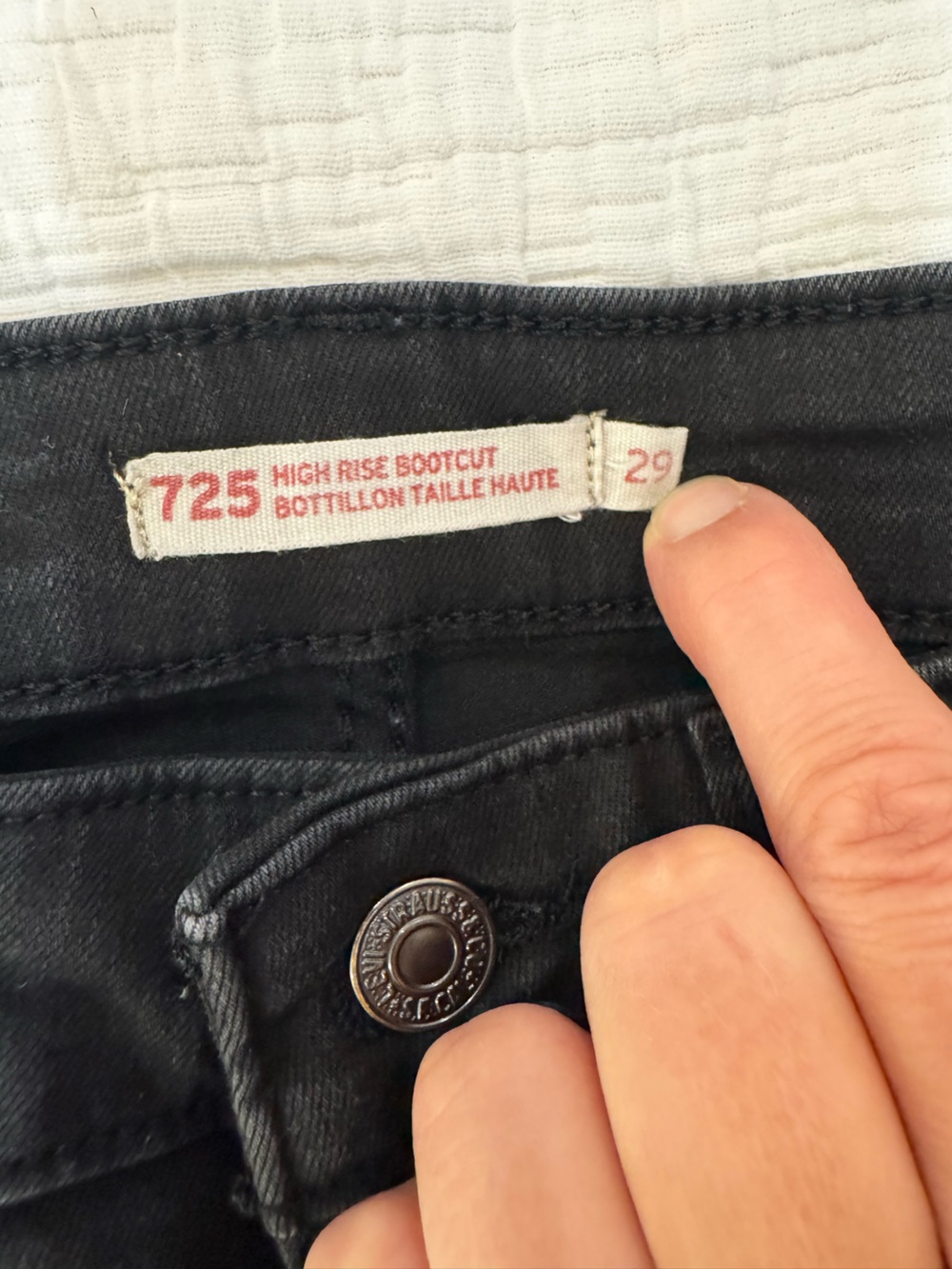 Levi's Black High Rise Bootcut - Picture 4 of 6